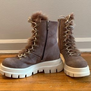 AQUATALIA SHAILENE WEATHERPROOF LEATHER & SHEARLING BOOT Size 10 Like New